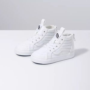 NEVER WORN TODDLER SK8 HI ZIP IN WHITE SIZE 4